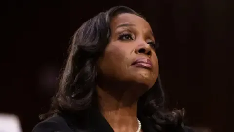 US Appeals Court Blocks Trump from Dismissing Lisa Cook