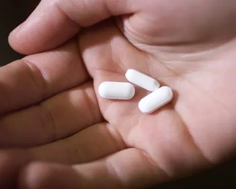 Daily Aspirin Shows Major Benefit in Reducing Colorectal Cancer Return, Research Reports