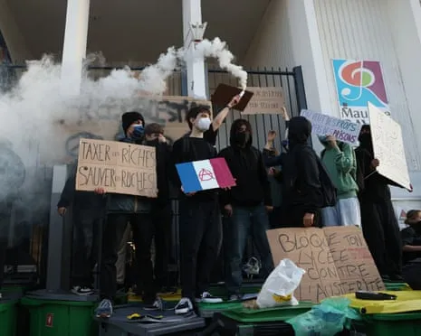 Recently Appointed French PM Under Mounting Pressure as Nationwide Protests Disrupt Education and Transportation
